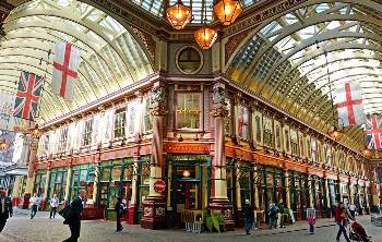 Leadenhall Market,shopping & dining in the heart of the city London